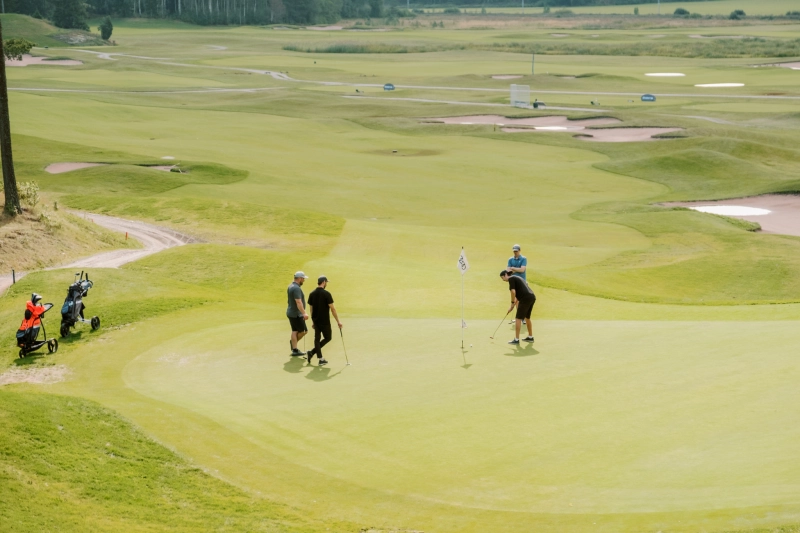 Charity Golfista noin 6000 euron potti hyväntekeväisyyteen