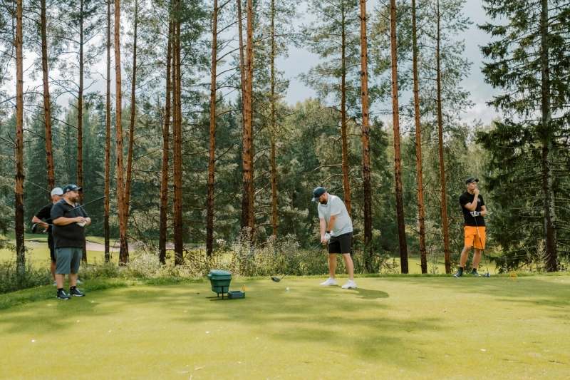 Charity Golfista noin 6000 euron potti lasten ja nuorten yksinäisyyden sekä koulukiusaamisen ehkäisyyn