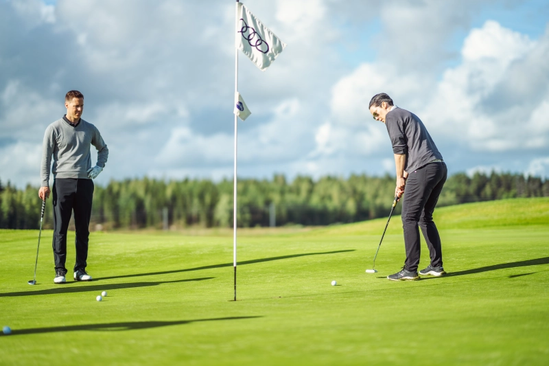 Hyvän mielen golfia – Louhos Charity Golf auttanut yksinäisyyden torjumisessa jo lähes 20 000 eurolla