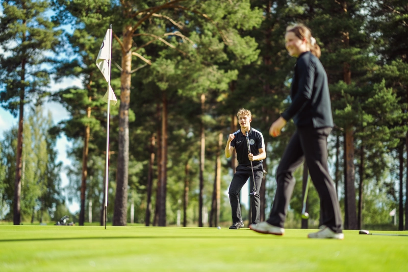 Hyvän mielen golfia – Louhos Charity Golf auttanut yksinäisyyden torjumisessa jo lähes 20 000 eurolla