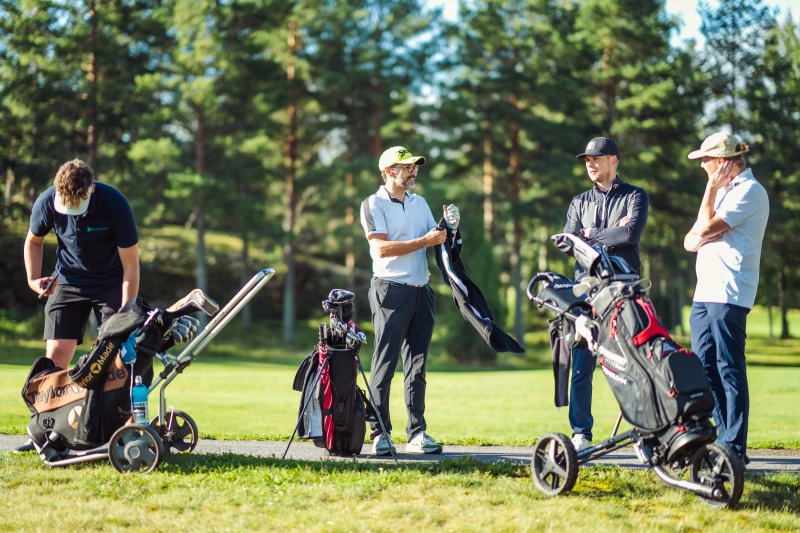 Hyvän mielen golfia – Louhos Charity Golf auttanut yksinäisyyden torjumisessa jo lähes 20 000 eurolla